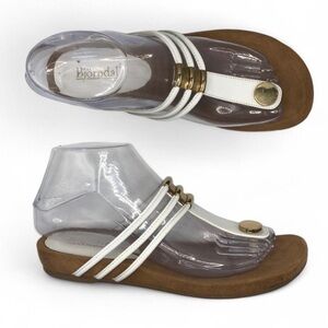 Women’s White Thong Sandals size 6